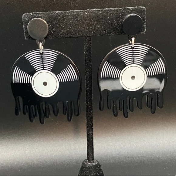 Fun Melting Record Stud  Earrings Pierced - Picture 4 of 7